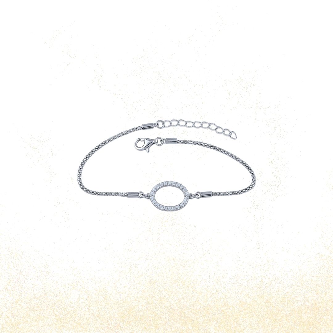 Olivia Bracelet - A Symbol of Connection and Clarity.