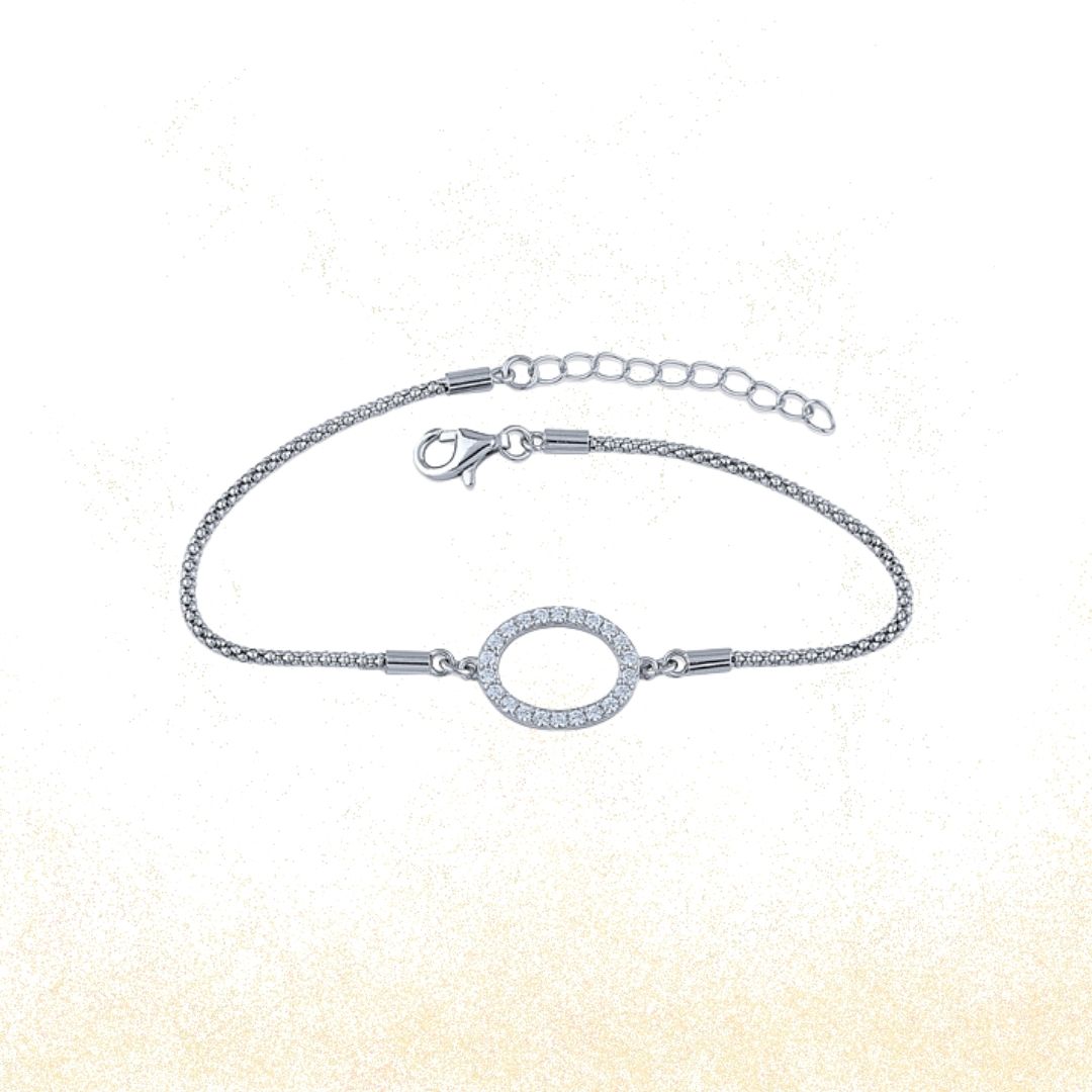 Olivia Bracelet - A Symbol of Connection and Clarity.