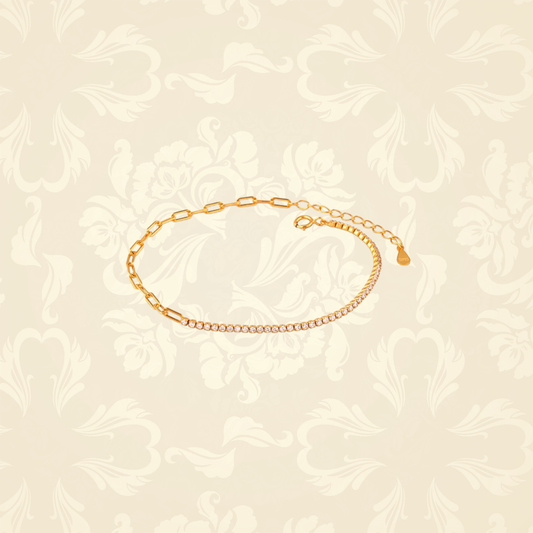 SAVOIR Bracelet - A Sleek, Confident Silhouette.