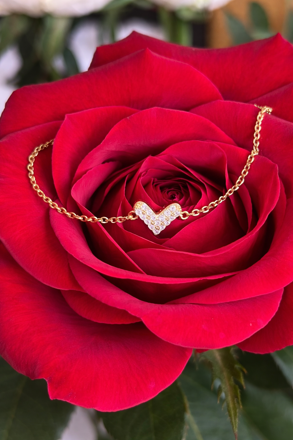gift bracelet for her gold heart design
