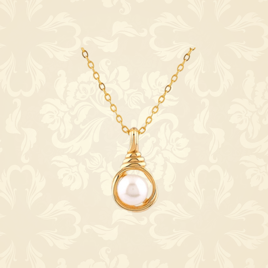 North Star Pearl Pendant Necklace