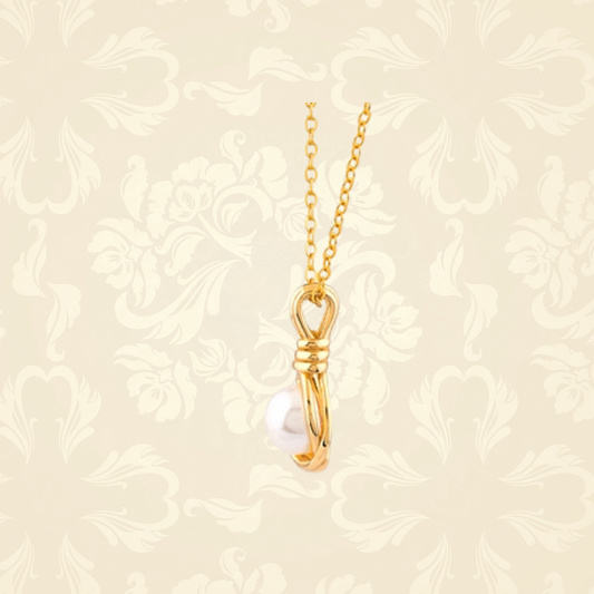 North Star Pearl Pendant Necklace