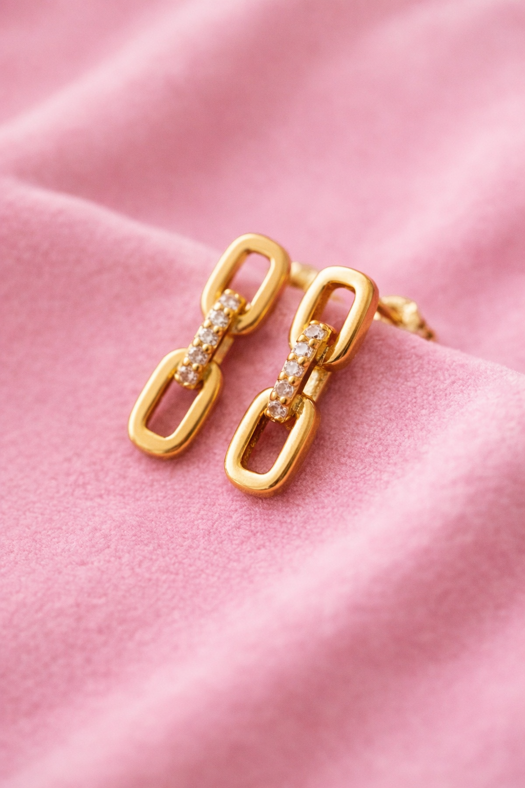 Lisa Earrings- Elegant Gold Drop Earrings for Women