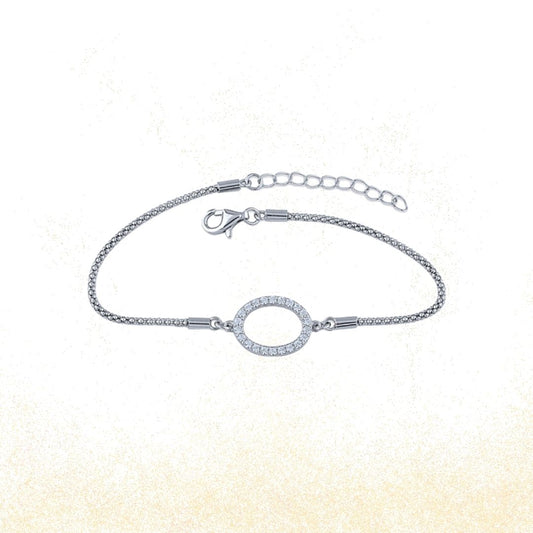 Olivia Bracelet - A Symbol of Connection and Clarity.