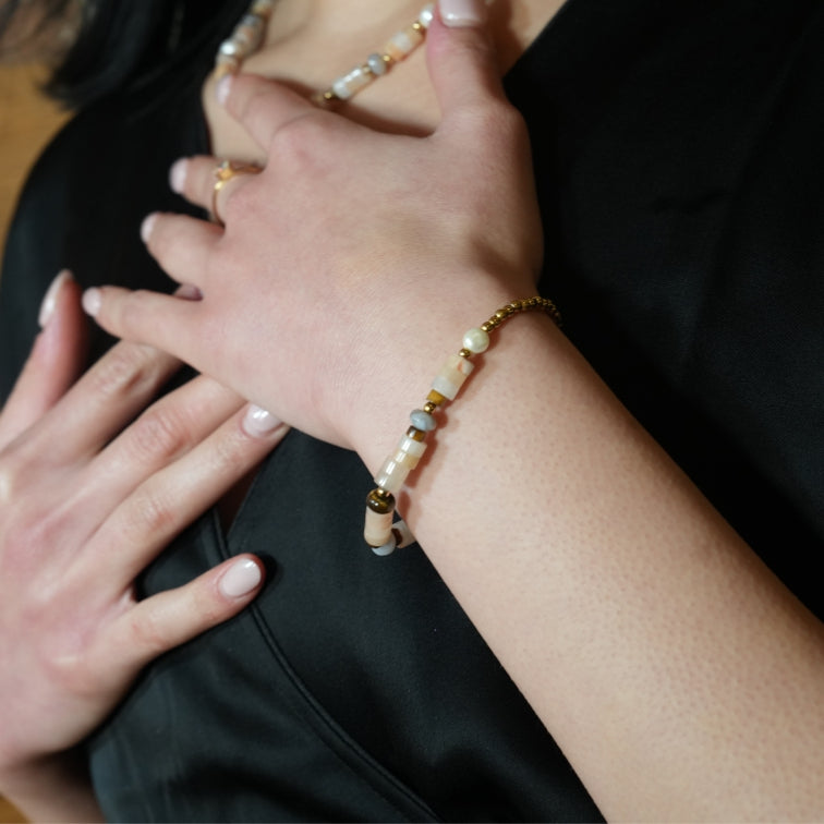 Chalcedony Stones, with Fresh Water Pearls Bracelet